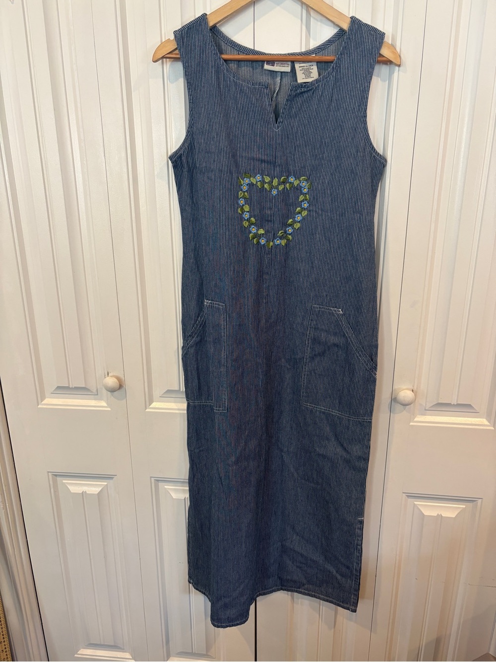 Faded glory blue and white stripe denim embroidered heart midi dress size small